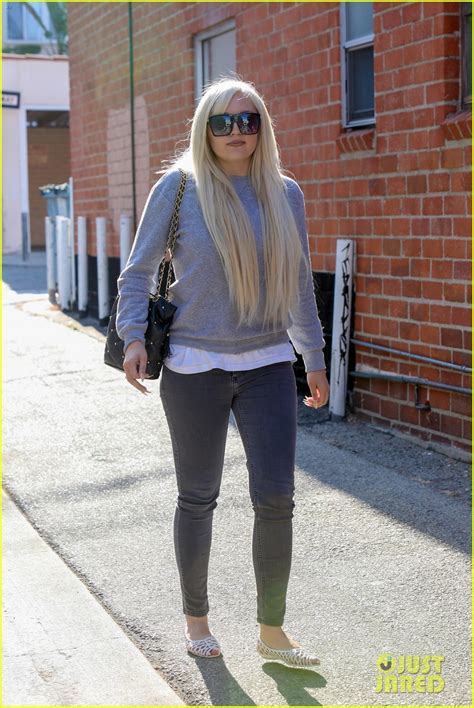 photo amanda bynes looks happy refreshed in rare appearance 10 photo 3720670 just jared