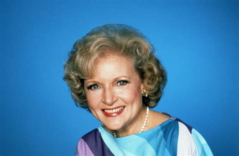 Betty white was born in oak park, illinois, to christine tess (cachikis), a homemaker, and horace logan white, a lighting company executive for the. Betty White Reveals How She Became So Funny