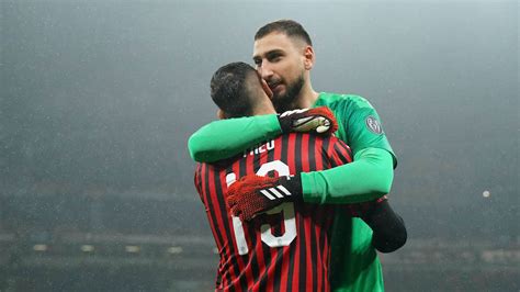Check out his latest detailed stats including goals, assists, strengths & weaknesses and match ratings. Donnarumma Salary : Tuttosport: Donnarumma wants to stay but Milan have ... / Главный тренер ...