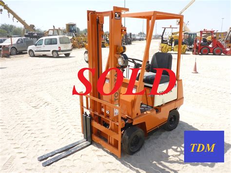 lifts forklift  sale heavy machinery uae