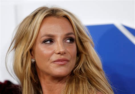 Britney Spears Dad To Relinquish Control Of Her 60 Mln Estate Reuters