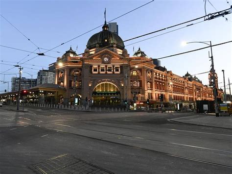 Bekijk een collectie van melbourne victoria enters third lockdown foto's en redactionele stockafbeeldingen. Vic family violence jumped after lockdown | Bendigo ...