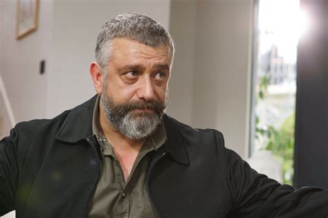 He is known for his work on kolpaçino (2009), kiralik ask (2015) and hirsiz var! Haktan Pak - Biyografya