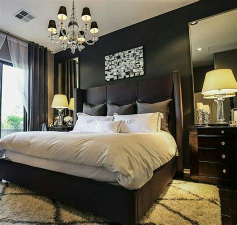 Minimal masculine master bedroom #masculinebedding | bed. Masculine bedroom & rug | Home decor bedroom, Guest bedrooms