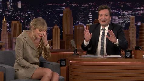 Taylor Swift Freaks Out Over A Banana After Eye Laser