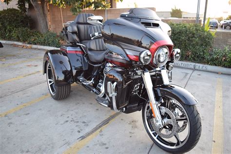 Custom touring style and easy handling features that lets you roll with confidence for longer. New 2020 Harley-Davidson Trike Tri Glide CVO FLHTCUTGSE ...