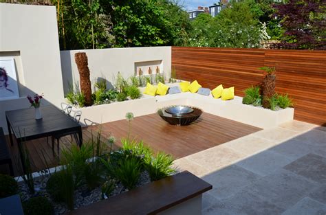 Modern Garden Design Outdoor Room With Kitchen Seating