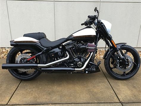 The pro street introduces new features such as inverted forks and dual disc brakes to the breakout model. 2016 Harley-Davidson® FXSE CVO™ Pro Street Breakout ...