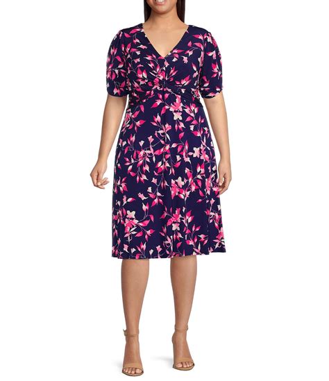 Jessica Howard Plus Size Short Sleeve Surplice V Neck Floral Midi Dress