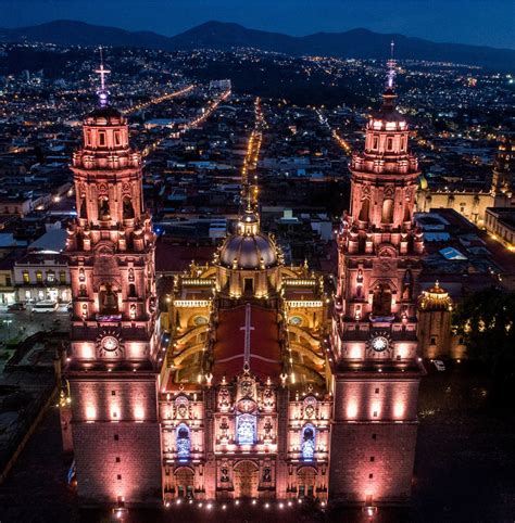 To travel to michoacán is to take a trip michoacán, a land of mountains and lakes, gave birth to the invincible purépecha empire that dominated almost the entire center of this country. Michoacán, la tierra en la que se "celebra la vida ...