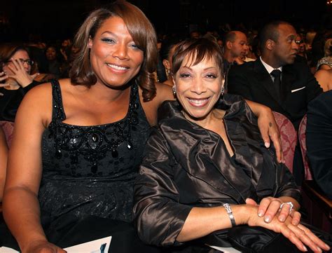 Daughter dance battle on queen latifah, london and daughter lil' london took the stage on the queen latifah show and performed an awesomely choreographed dance routine. Queen Latifah Cared For Her Late Mom at Home Before Her ...