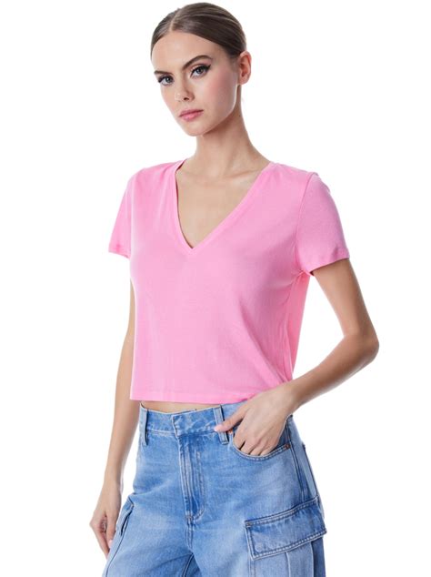 Cindy Classic Cropped V Neck Tee In Primrose Alice And Olivia
