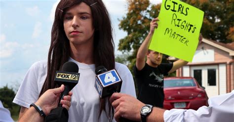 Missouri Teenagers Protest A Transgender Students Use Of The Girls