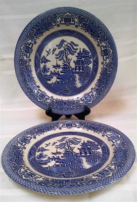 English Ironstone Tableware Eit Blue Willow 10 14 Inch Dinner Plates Set Of Two Vintage