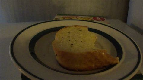 It's thick and chewy and with the garlic bread topping it takes it to beyond delicious! Furlani Texas garlic toast (Canada) - YouTube