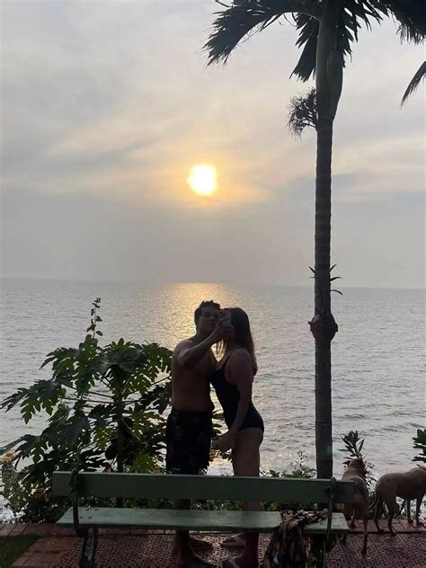 Randeep Hooda Enjoyed The Last Sunset Of With His Wife Lin