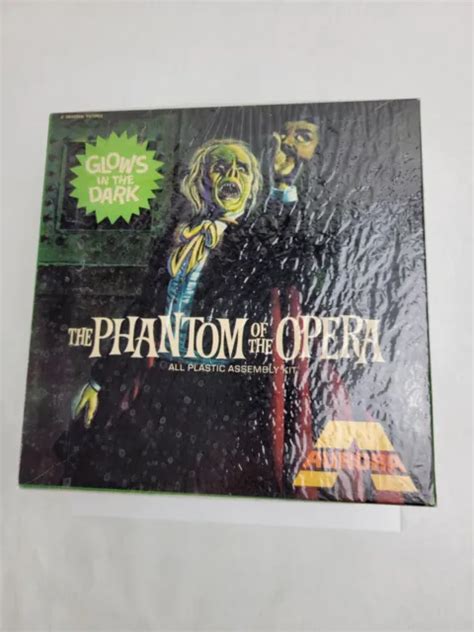 Vintage 1963 Aurora Phantom Of The Opera Model Built Up And Painted 75