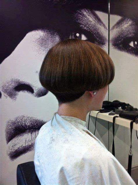 Consequently, it perfectly blends with any outfit you wear. Classic Bob | VK | Short wedge hairstyles, Wedge haircut ...