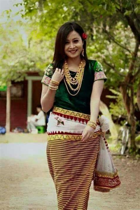 Nonee moirangthem in traditional meitei/manipuri phanek & innaphi. 98 best Pan Meitei(Manipuri) traditional attire images on ...