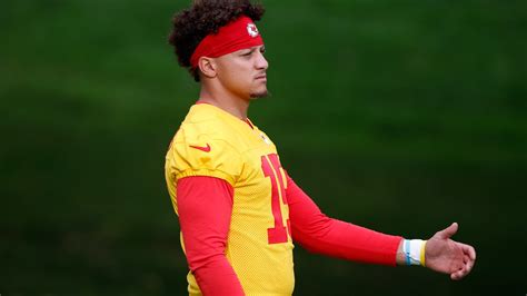 Patrick Mahomes It S Weird When Lamar Jackson Kyler Murray And I Get Criticism Others Don’t