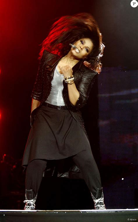 Janet Jackson En Concert Sur La Sc Ne De L Arena Londres En