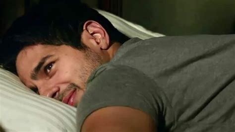 Sidharth Malhotra Shares New Pic Wake Up And Smile If Youre Blessed