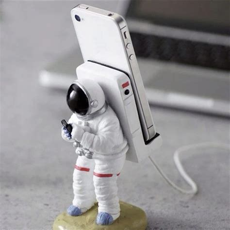 Romatlink Astronaut Spaceman Desktop Mobile Phone Holder Stand Resin