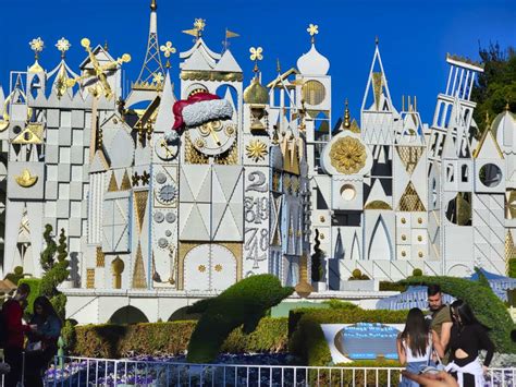 Video Behind The Scenes Look At “its A Small World” Holiday