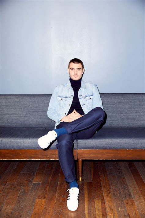 Alex Roe Talks Forever My Girl His Singing Ability And More Coveteur