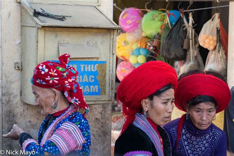 Red & White Hmong Women At Market | Sin Ho, Lai Chau, Vietnam (2016 ...