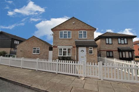 3 Bed Property To Rent In Coptefield Drive Belvedere Da17 Zoopla