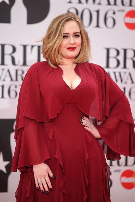 Adele Looks So Good At The Brit Awards You Ll Want To Bow At Her Feet