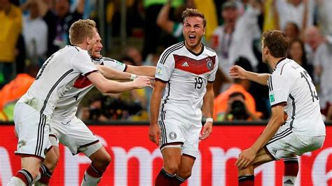 Mooie gelegenheid om een bijpassend hoesje aan te schaffen. Duitsland krijgt EK voetbal 2024 toegewezen | Voetbal ...
