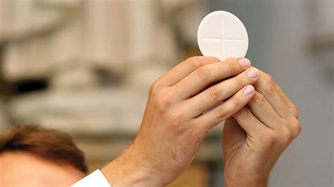 How To Receive Holy Communion In Your Hand