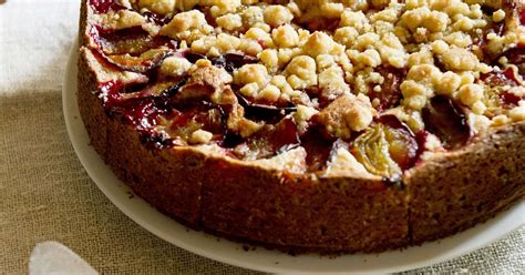 Gâteau aux pruneaux avec crumble à la cannelle