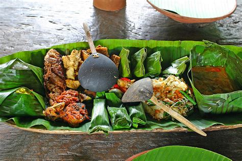 18 Enticing Indonesian Foods To Tickle Your Tastebuds Cuisine Of