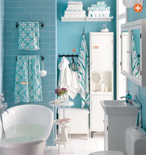 Her sabah ufacık bir banyo bile, ikea'nın akıllı çözümleriyle tüm aile bireylerini ağırlayabilir. IKEA 2015 Catalog World Exclusive