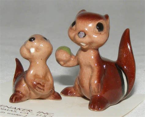 Hagen Renaker Miniature Ceramic Chipmunk With Acorn And Baby
