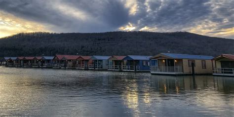 These Floating Cabins In Tennessee Are The Perfect Getaway Spot