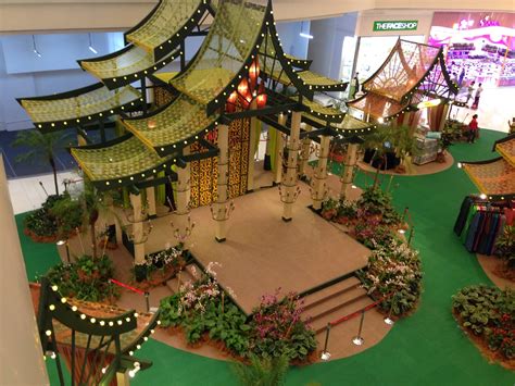 Raya just doesn't feel like raya without the gorgeous mall decorations we usually expect to see every year. Musing of an Expressive, Ordered and Restless Mind: NU ...