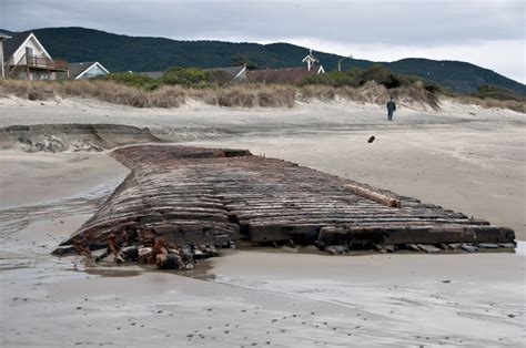 Shifting Sands Reveal 102 Year Old Shipwreck Off Rockaway Beach