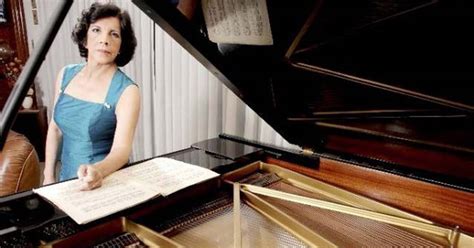 La Nación Dos siglos en piano con Valentina Díaz Frénot