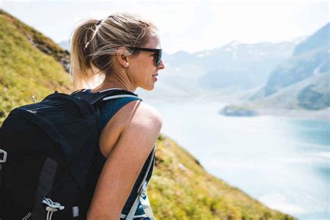 Hiking Hairstyles Practical Looks For Outdoor Adventurers