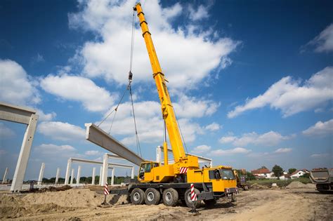 A Guide Of Usage Of Mobile Cranes In Construction Industry