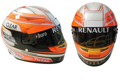 Последние твиты от romain grosjean (@rgrosjean). Mini-Helm des Rennstalls Lotus signiert von Romain Grosjean
