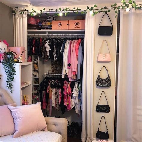 Plenty of furniture to choose from. ⋆ 『 @desireemyersss on pinterest ♡ 』 ⋆ | Room inspo, Indie ...