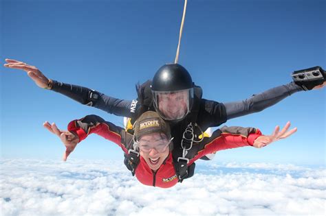 9000 Ft Skydive In The Bay Of Islands