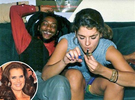 Brooke Shields Is Not The Woman Smoking In Twitpic Says Her Rep E