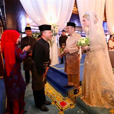 Muhammad faiz petra dilantik pemangku raja kelantan 9 dis 2016. Tengku Mahkota Kelantan Kahwin