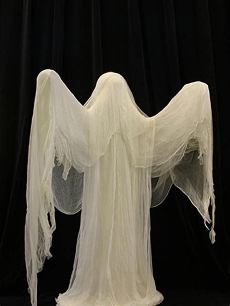 Our 90 favorite diy christmas decorating ideas 90 photos. Make a Ghost for Halloween | Halloween ghost decorations ...